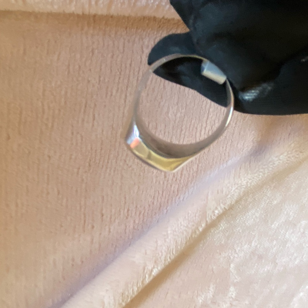 Ring - Picture 2 of 5